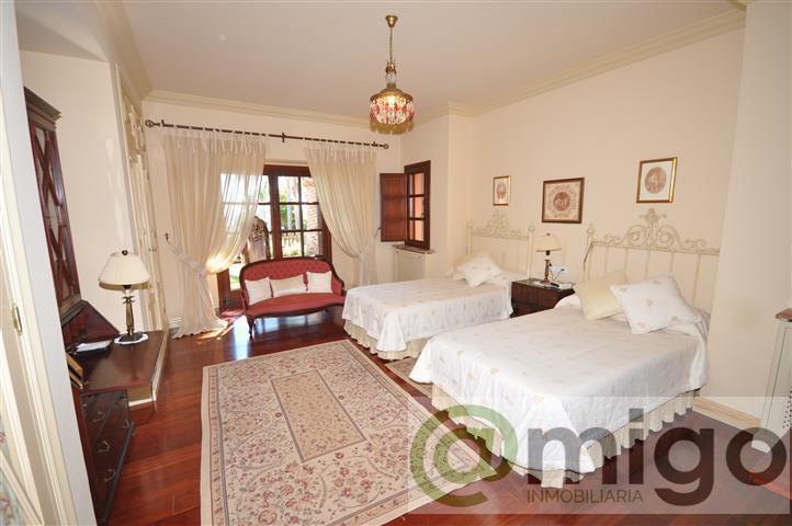 Venta de villa en La Duquesa