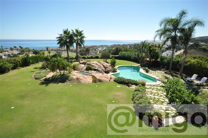 Venta de villa en La Duquesa