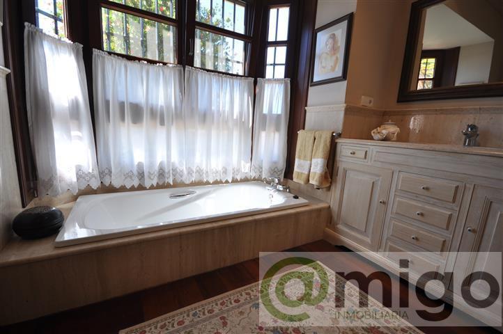Venta de villa en La Duquesa