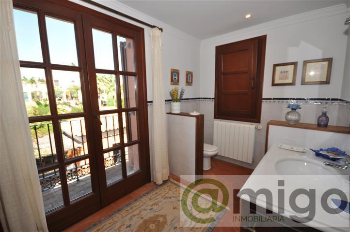 Venta de villa en La Duquesa
