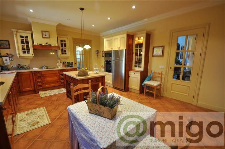 Venta de villa en La Duquesa