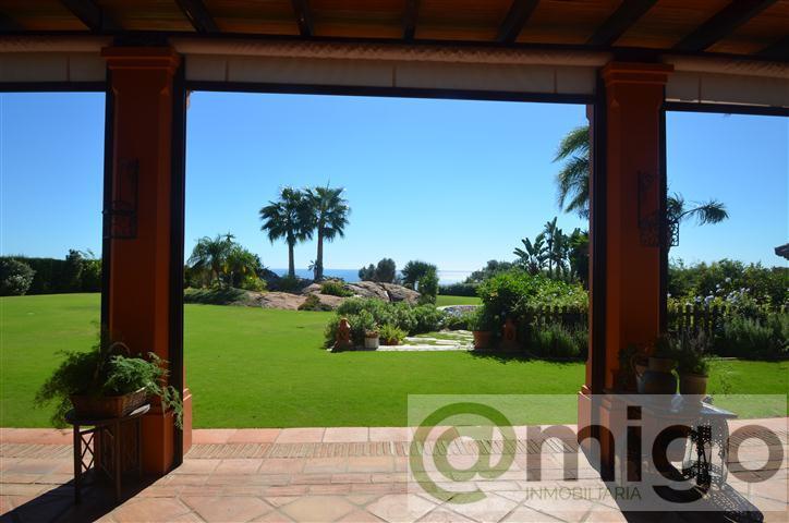 Venta de villa en La Duquesa