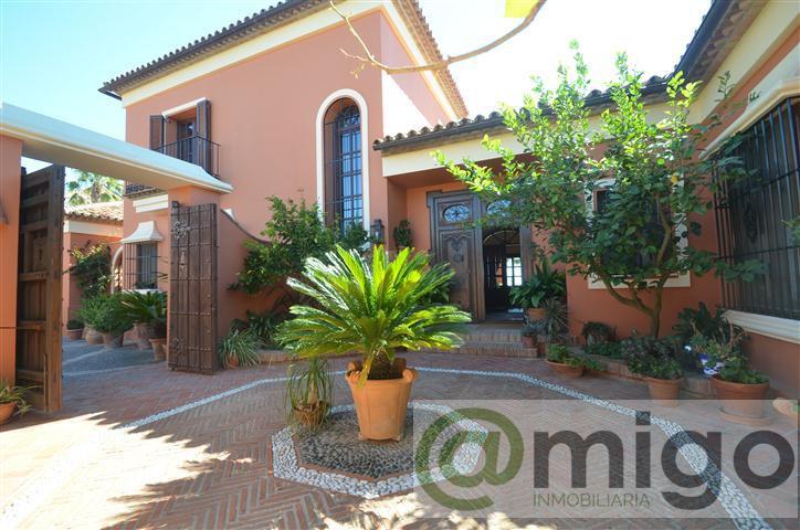 Venta de villa en La Duquesa