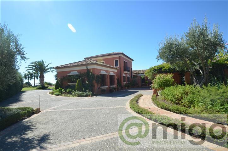 Venta de villa en La Duquesa