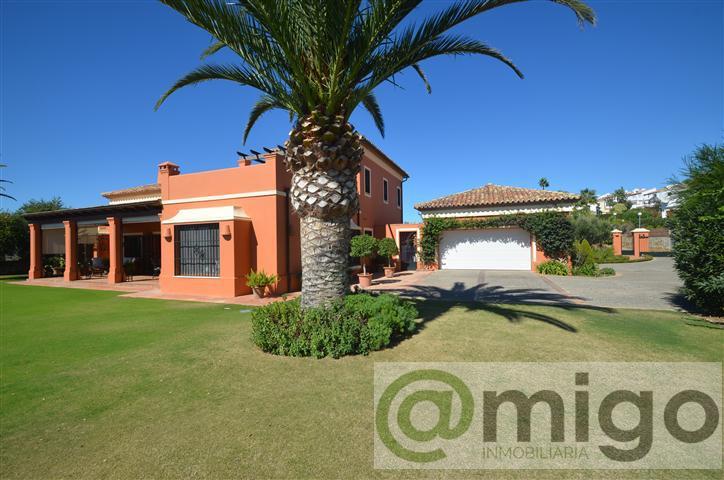 Venta de villa en La Duquesa