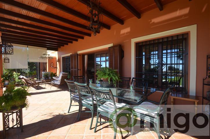 Venta de villa en La Duquesa