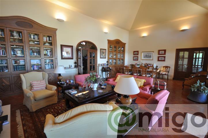 Venta de villa en La Duquesa