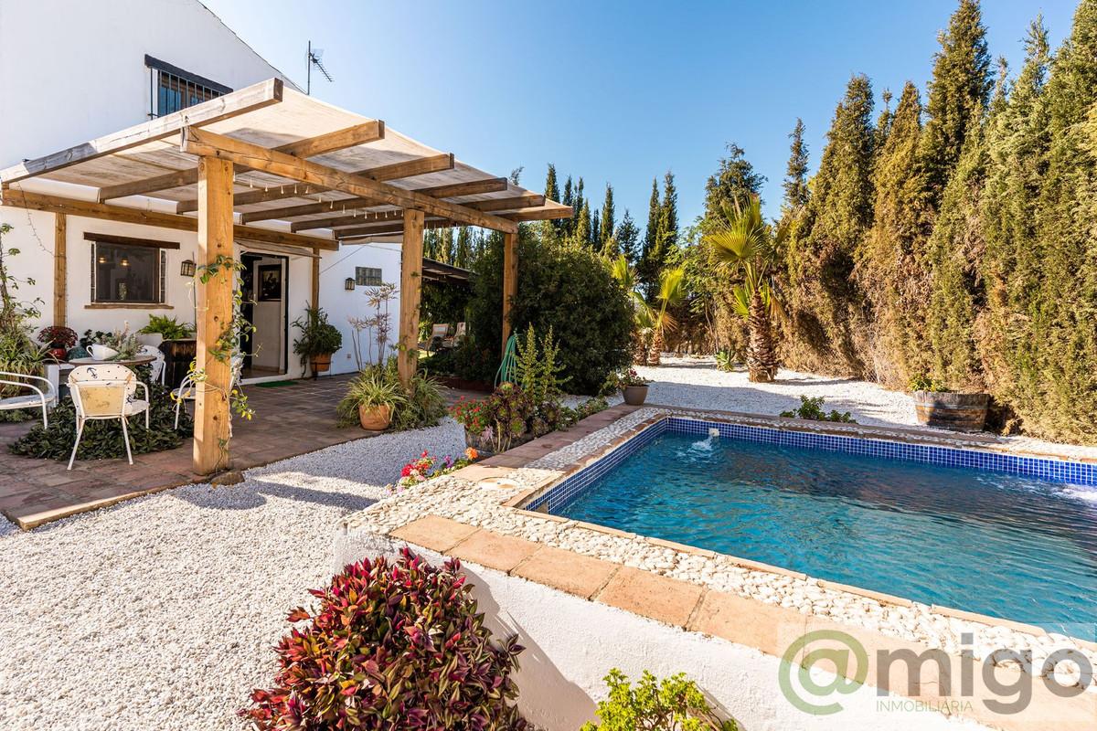 For sale of villa in Estepona