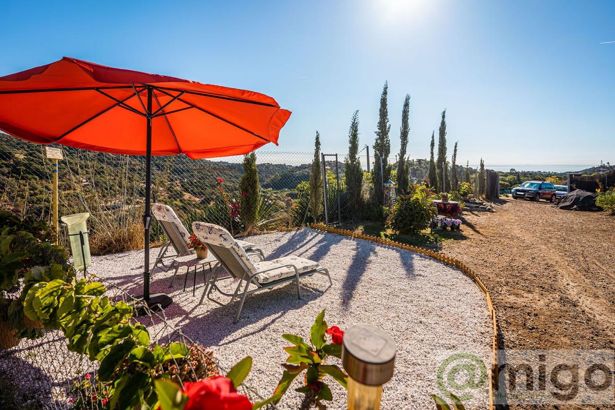 For sale of villa in Estepona