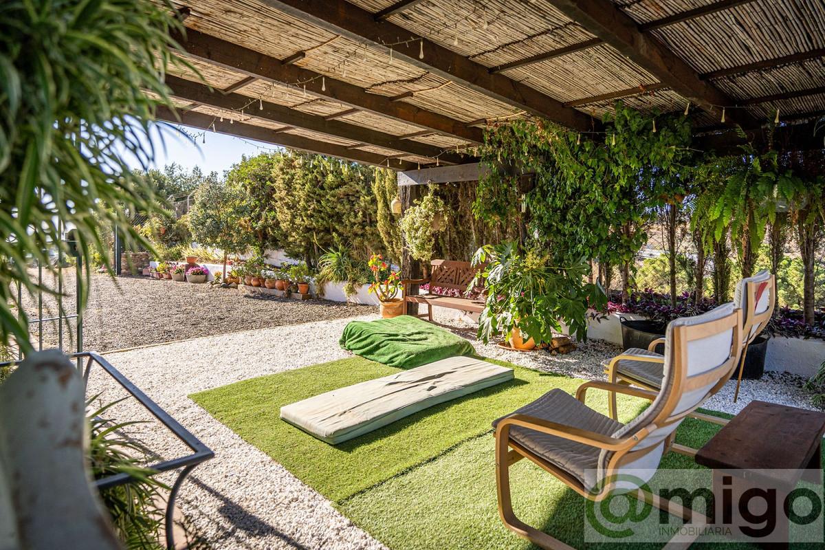 For sale of villa in Estepona