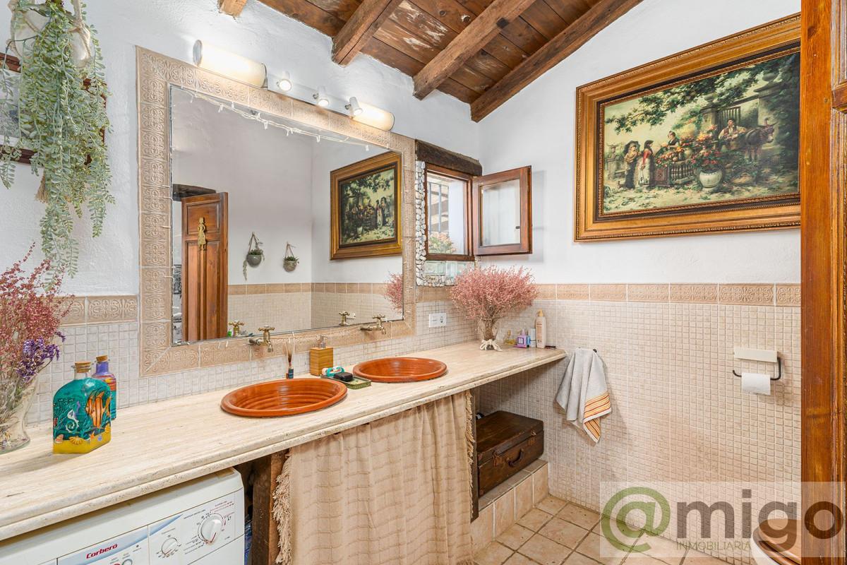 For sale of villa in Estepona