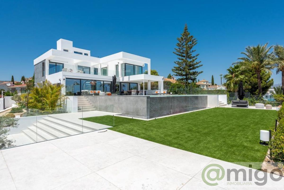 Venta de villa en El Paraiso