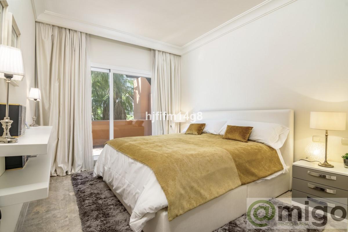 For sale of penthouse in Marbella