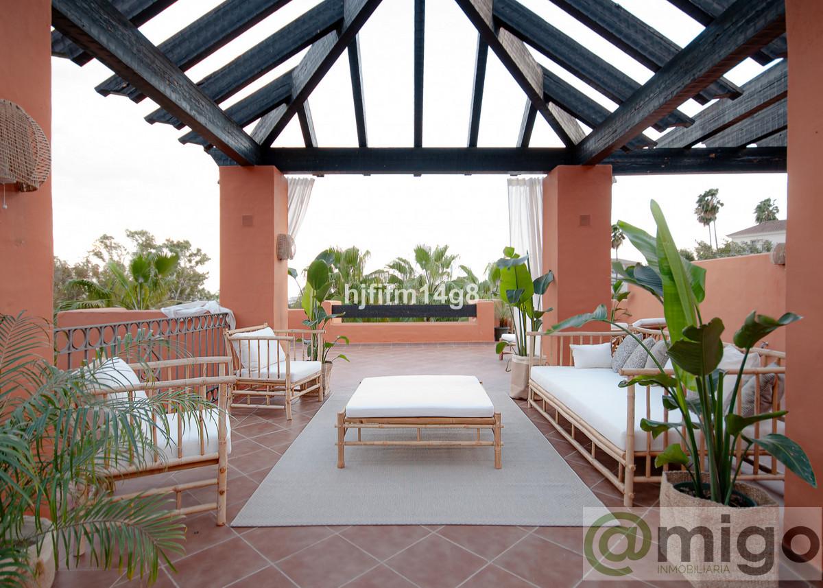 For sale of penthouse in Marbella