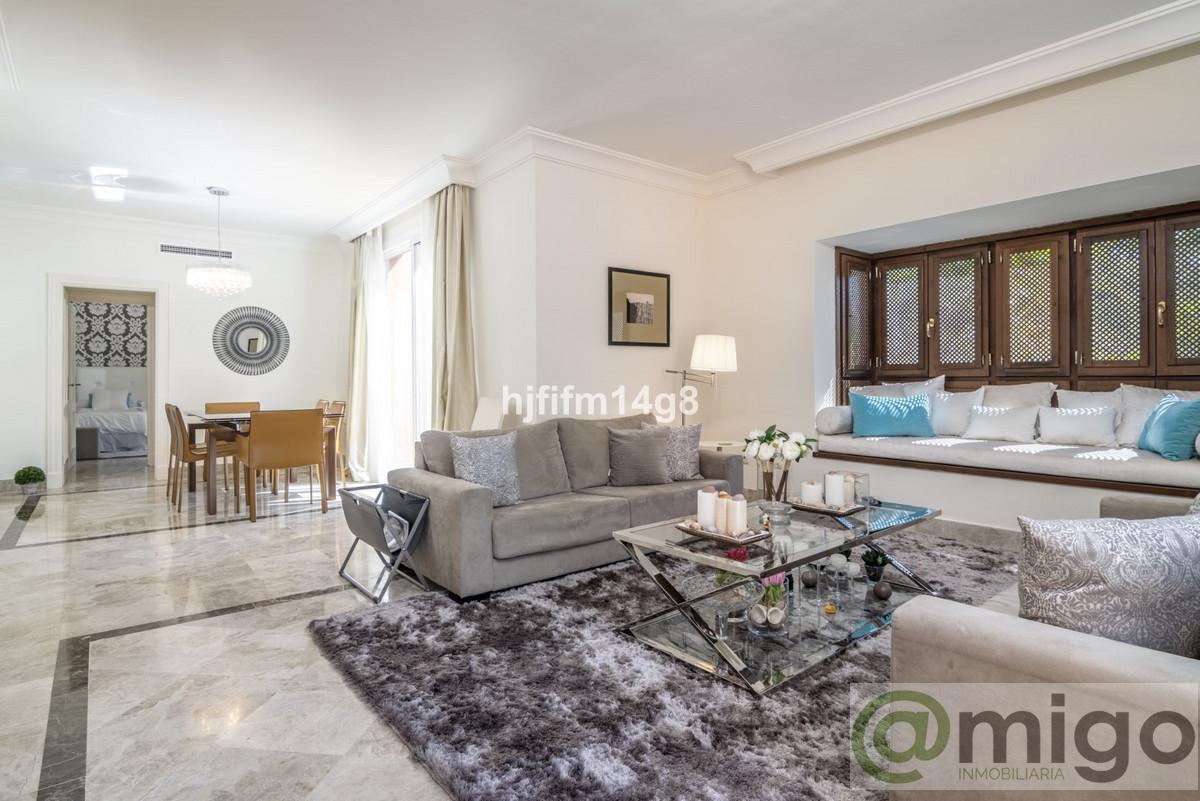 For sale of penthouse in Marbella