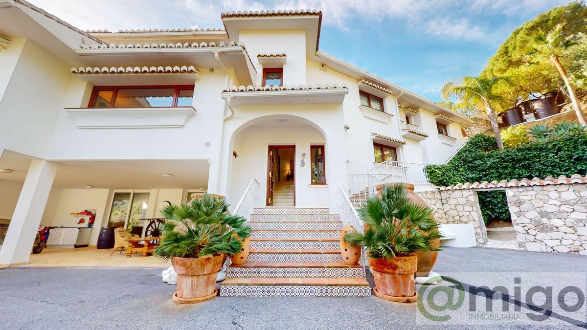 For sale of villa in Mijas