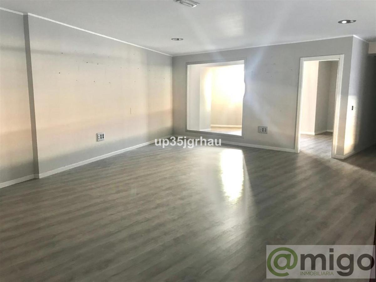 For sale of commercial in Estepona