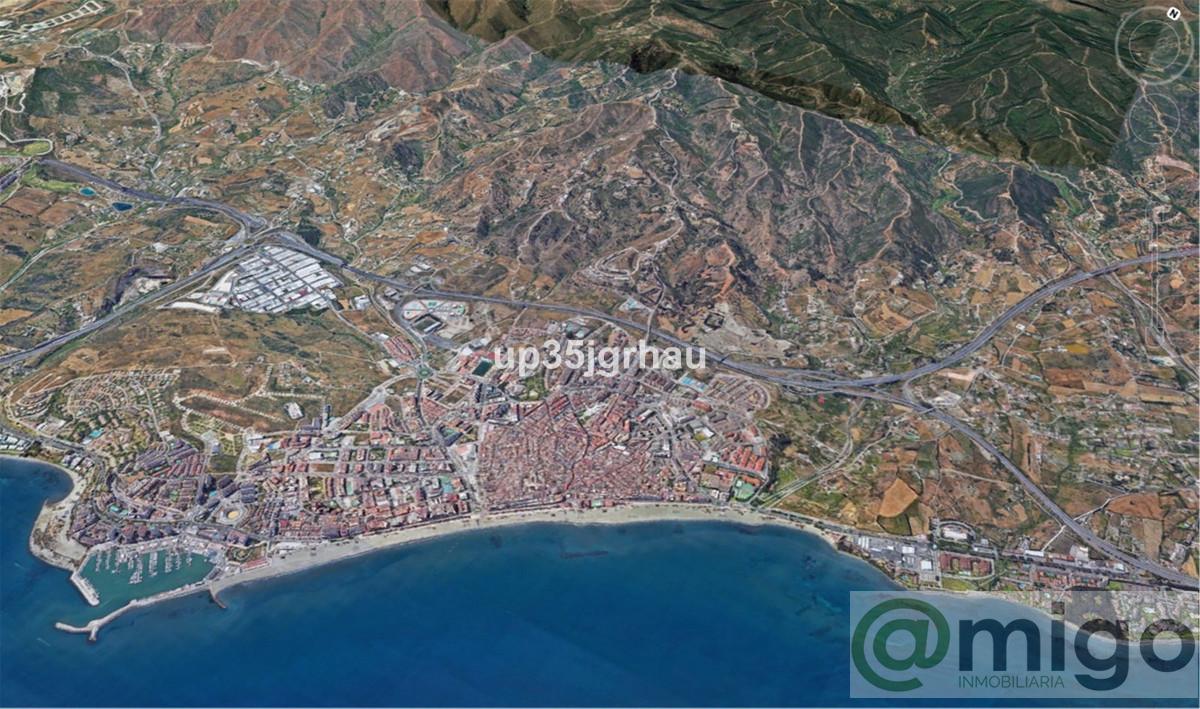 For sale of commercial in Estepona