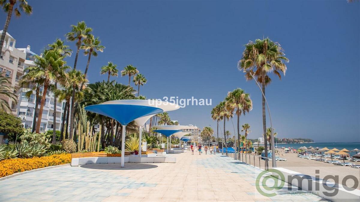 For sale of commercial in Estepona