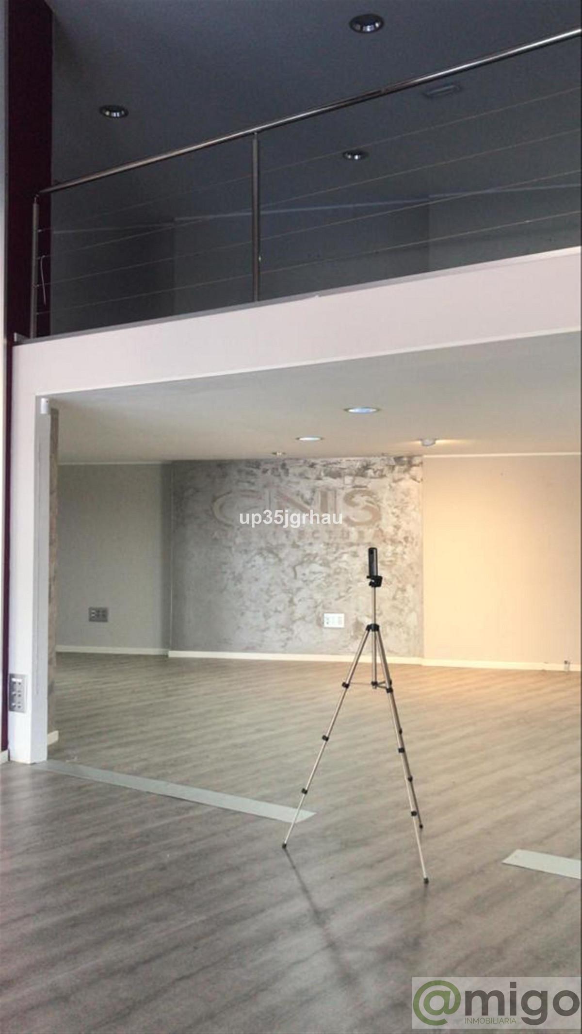 For sale of commercial in Estepona