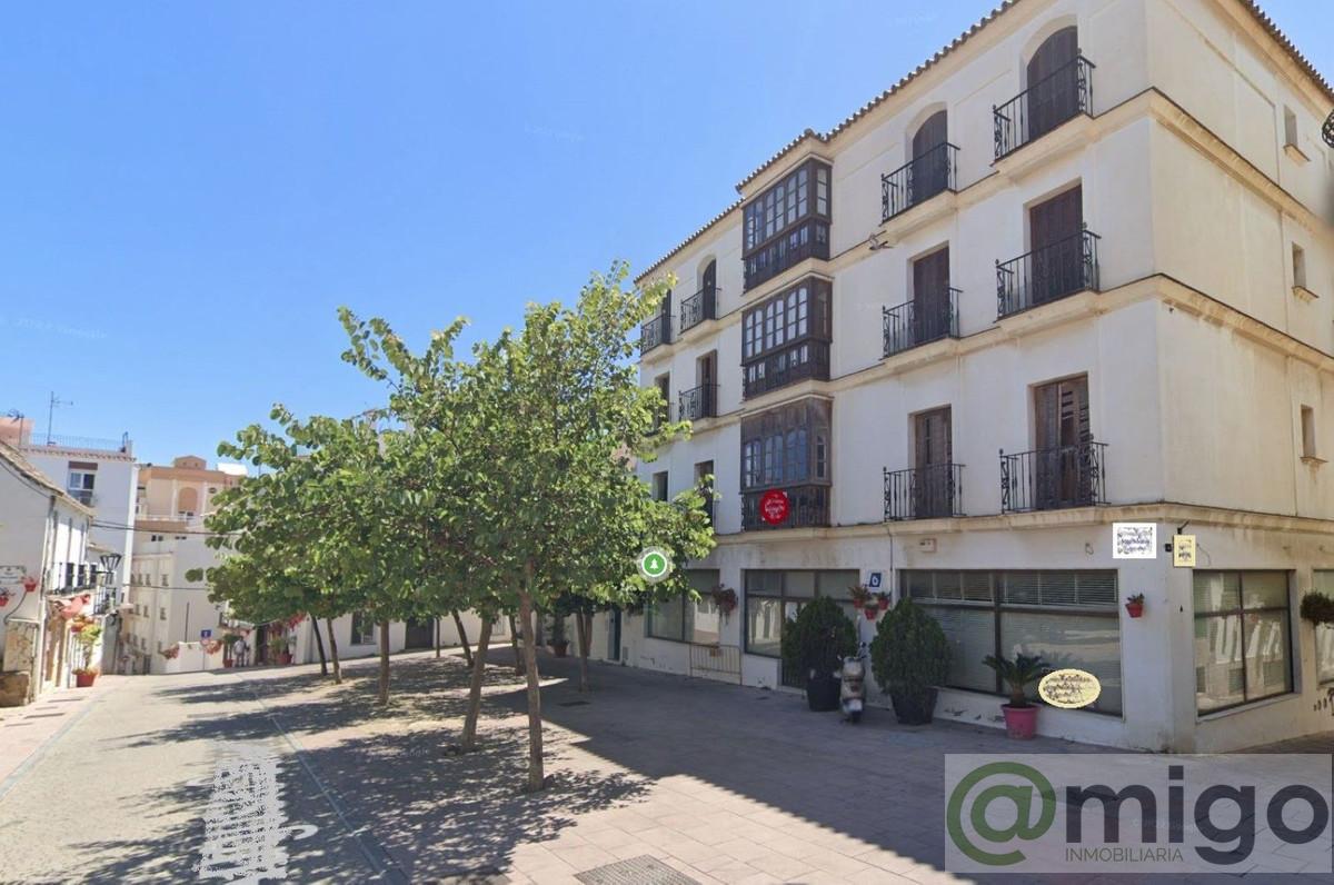 For sale of commercial in Estepona
