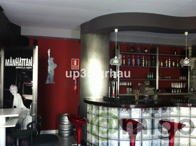 For sale of commercial in Estepona