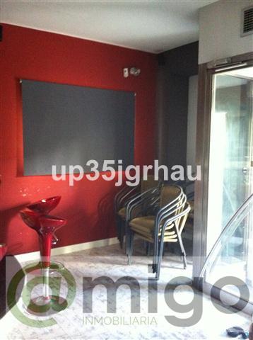 For sale of commercial in Estepona