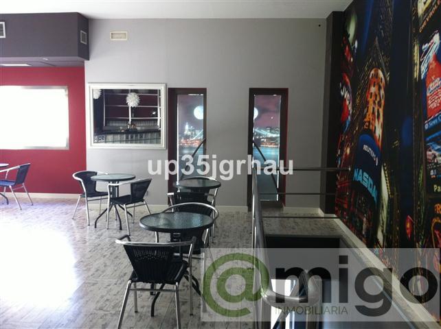 For sale of commercial in Estepona
