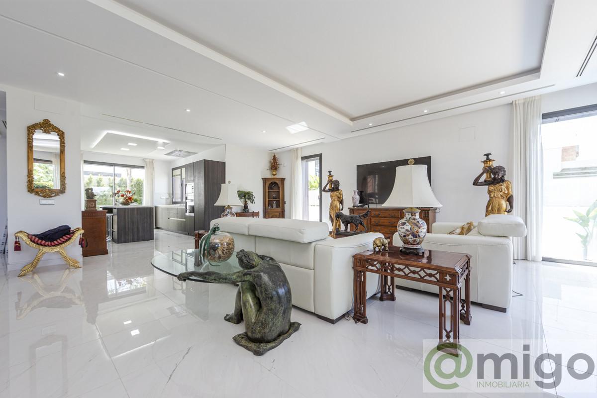 For sale of villa in Marbella