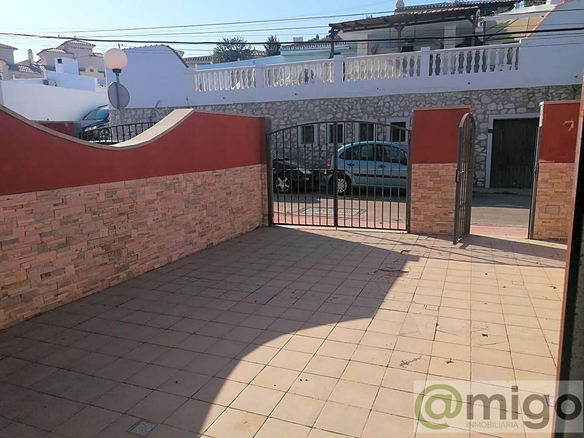 For sale of villa in Fuengirola