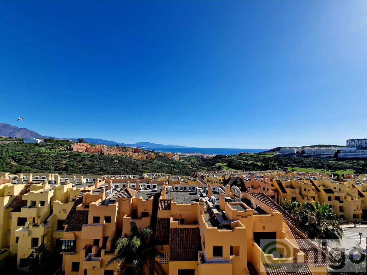 For sale of penthouse in Manilva