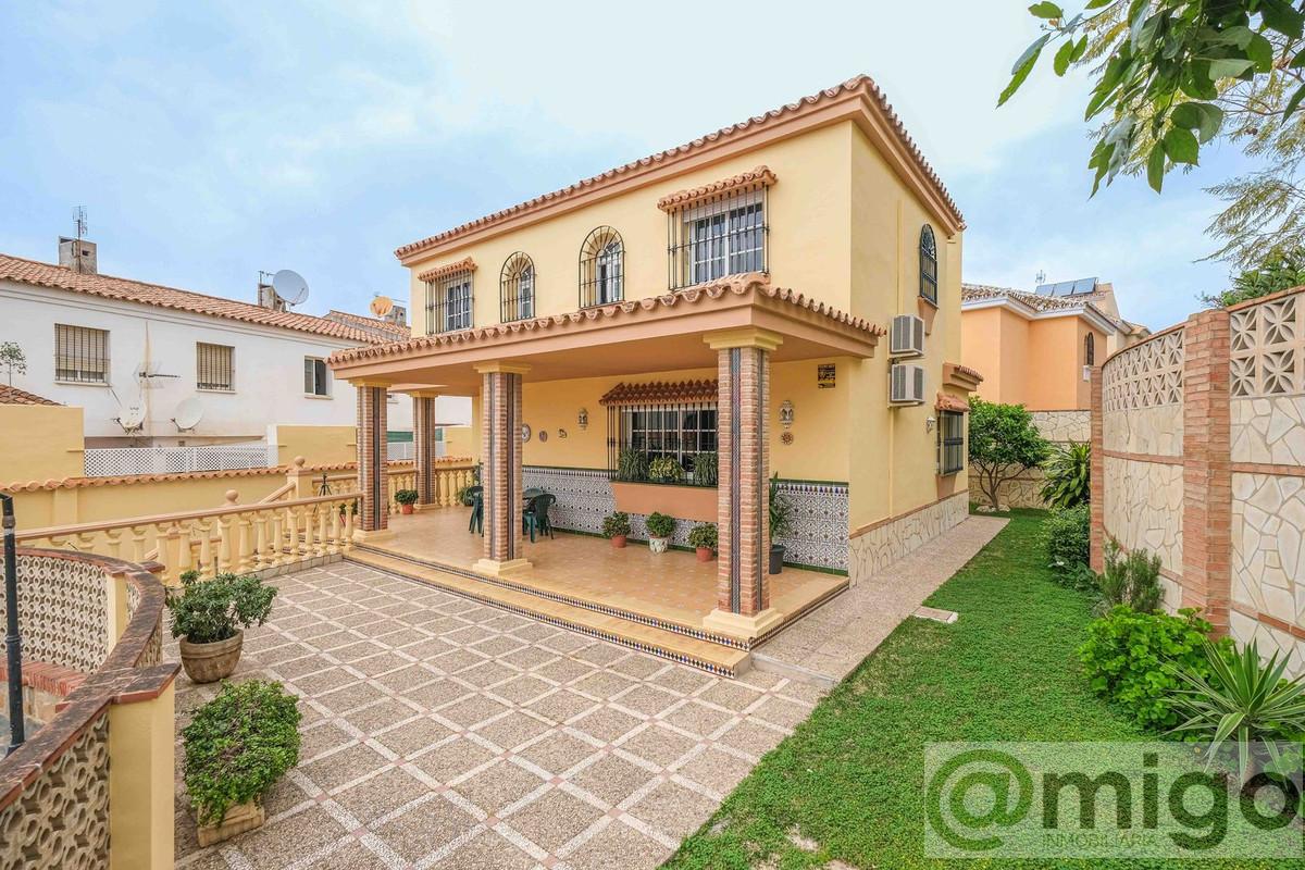 Venta de villa en Las Lagunas