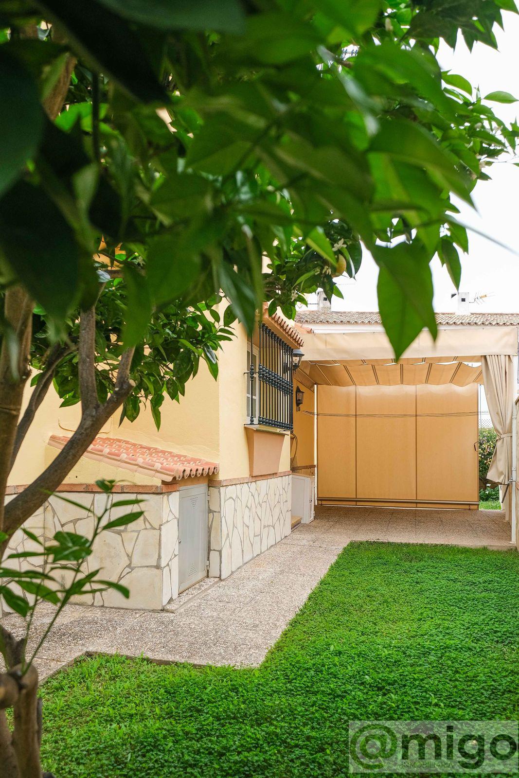 Venta de villa en Las Lagunas