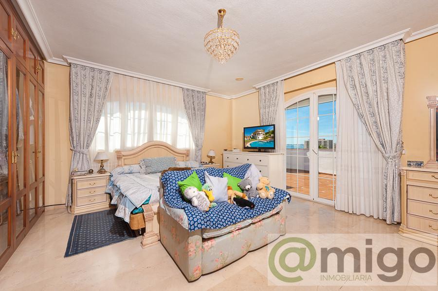 Продажа от

 Виллa на Benalmadena