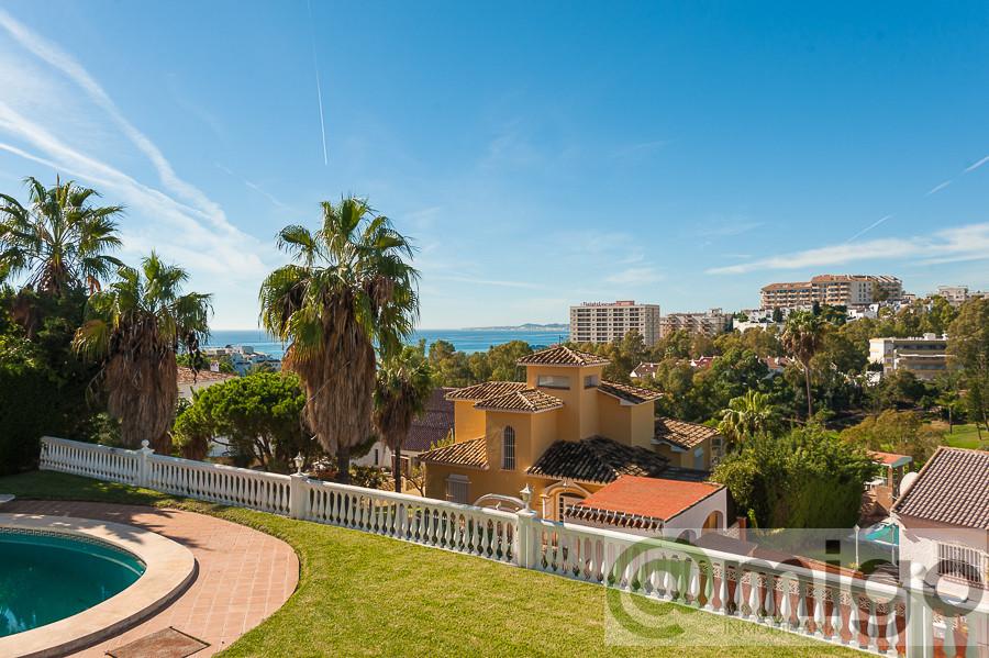 Продажа от

 Виллa на Benalmadena