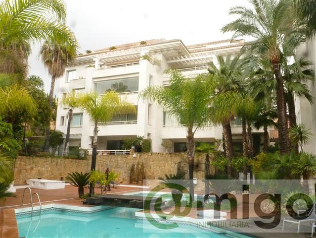 For sale of penthouse in Marbella