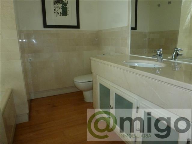 For sale of penthouse in Marbella