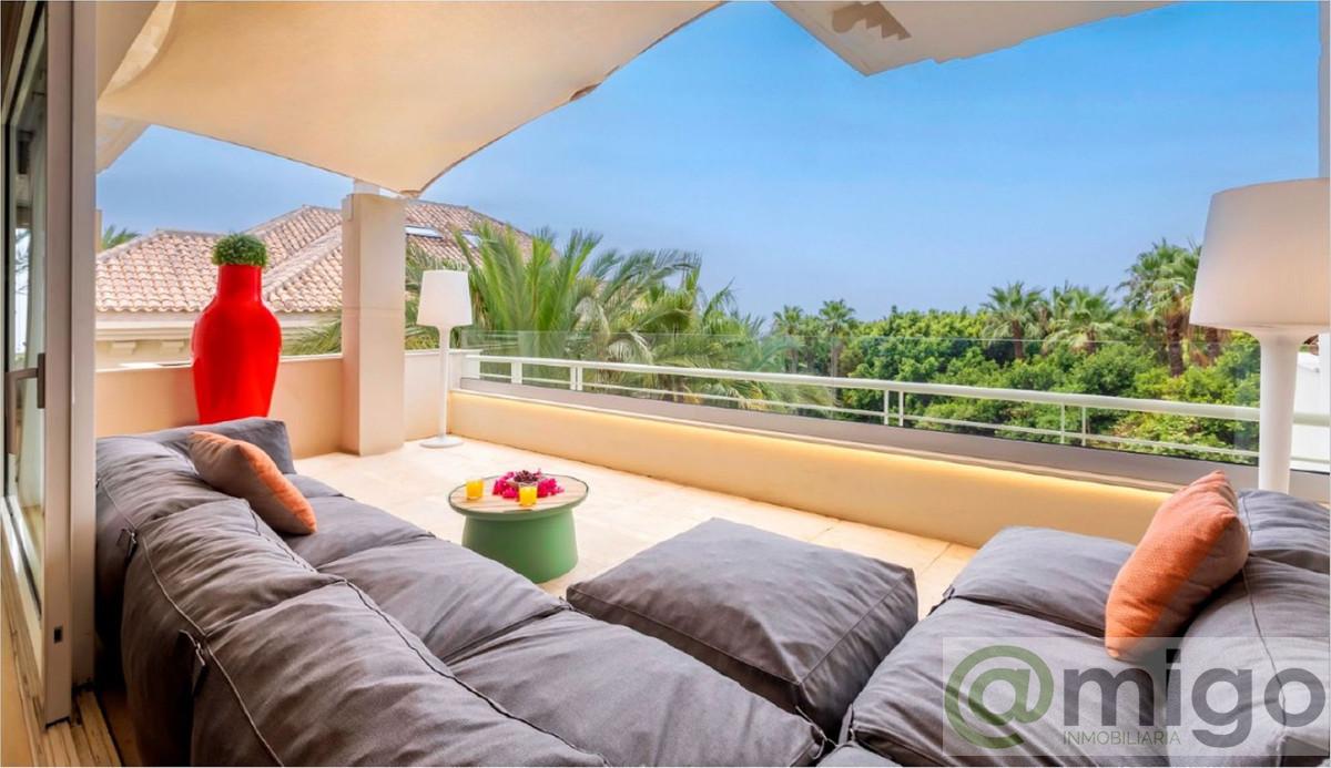 For sale of penthouse in Marbella