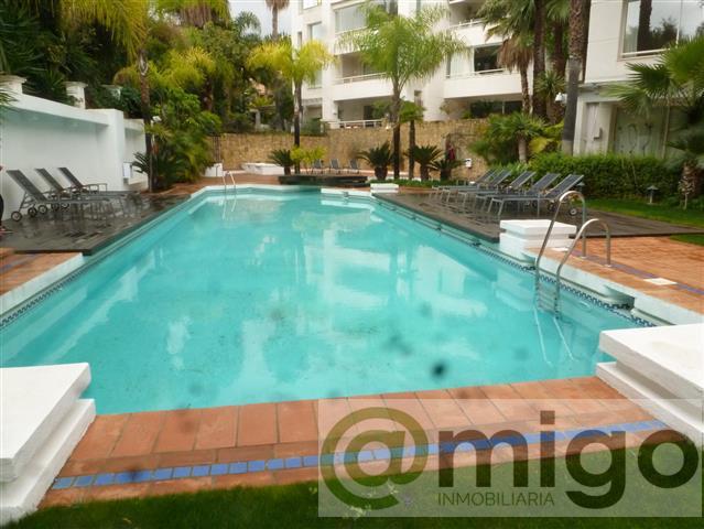 For sale of penthouse in Marbella