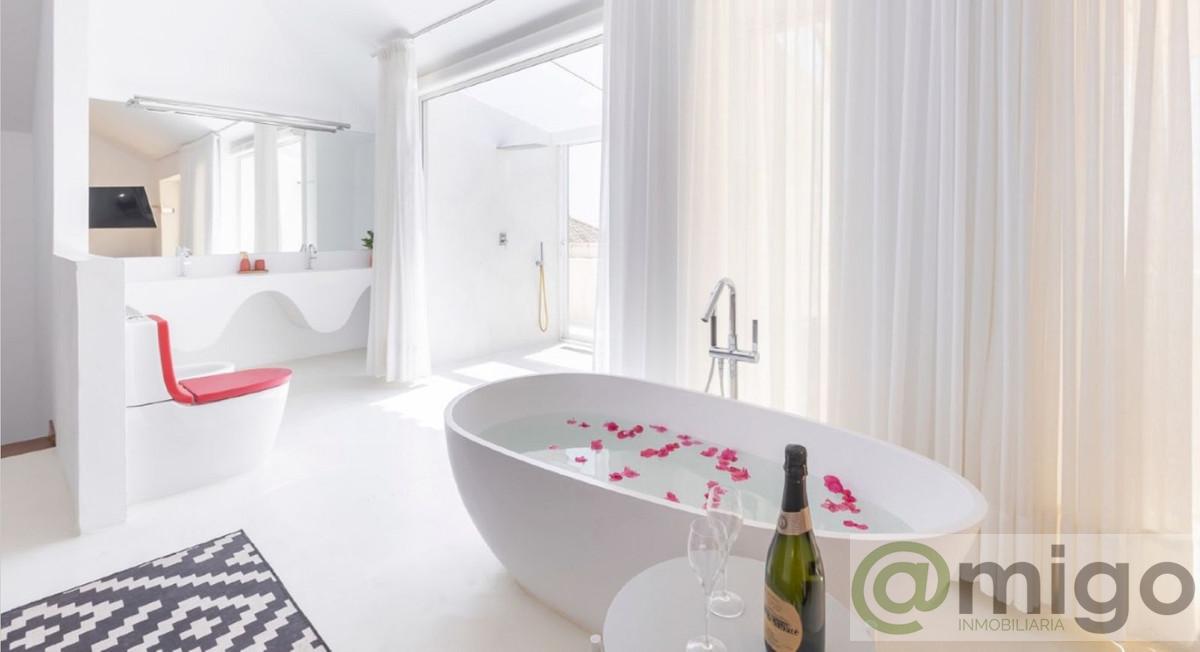 For sale of penthouse in Marbella