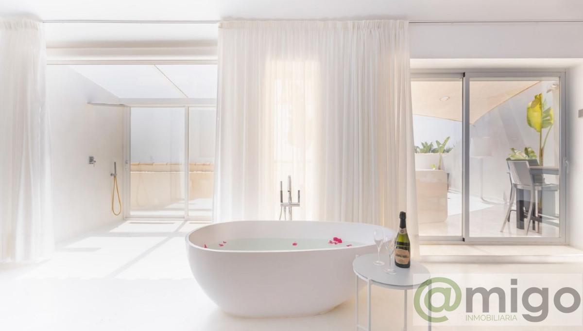 For sale of penthouse in Marbella