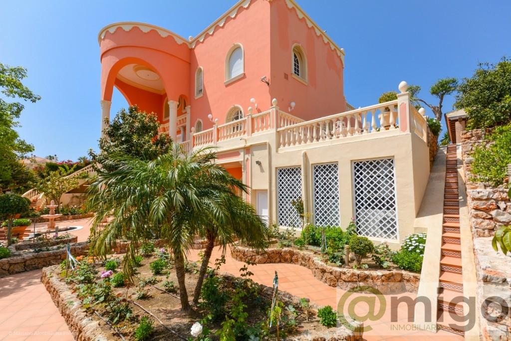 Venta de villa en Benalmadena