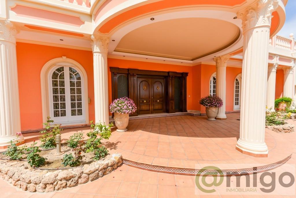 Venta de villa en Benalmadena