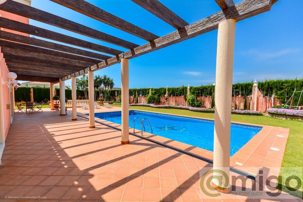 Venta de villa en Benalmadena