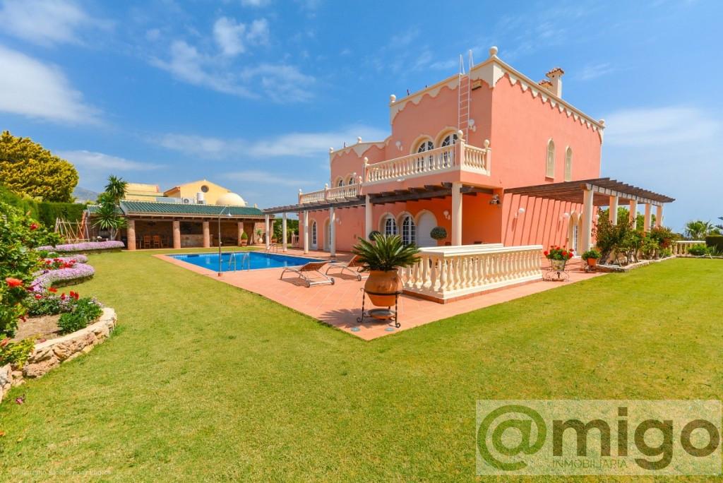 Venta de villa en Benalmadena