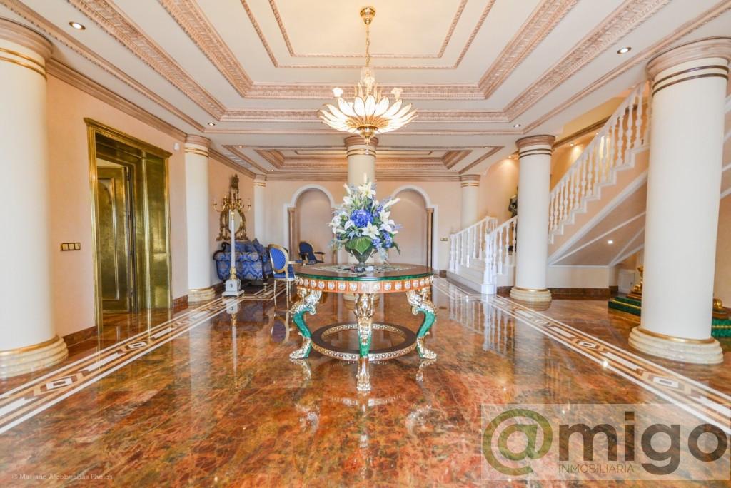 Venta de villa en Benalmadena