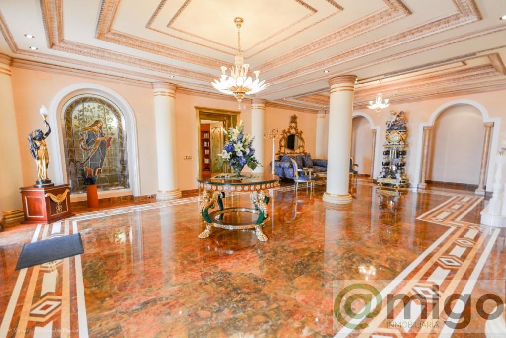 Venta de villa en Benalmadena