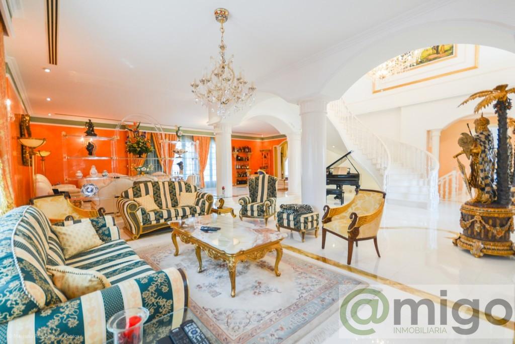 Venta de villa en Benalmadena