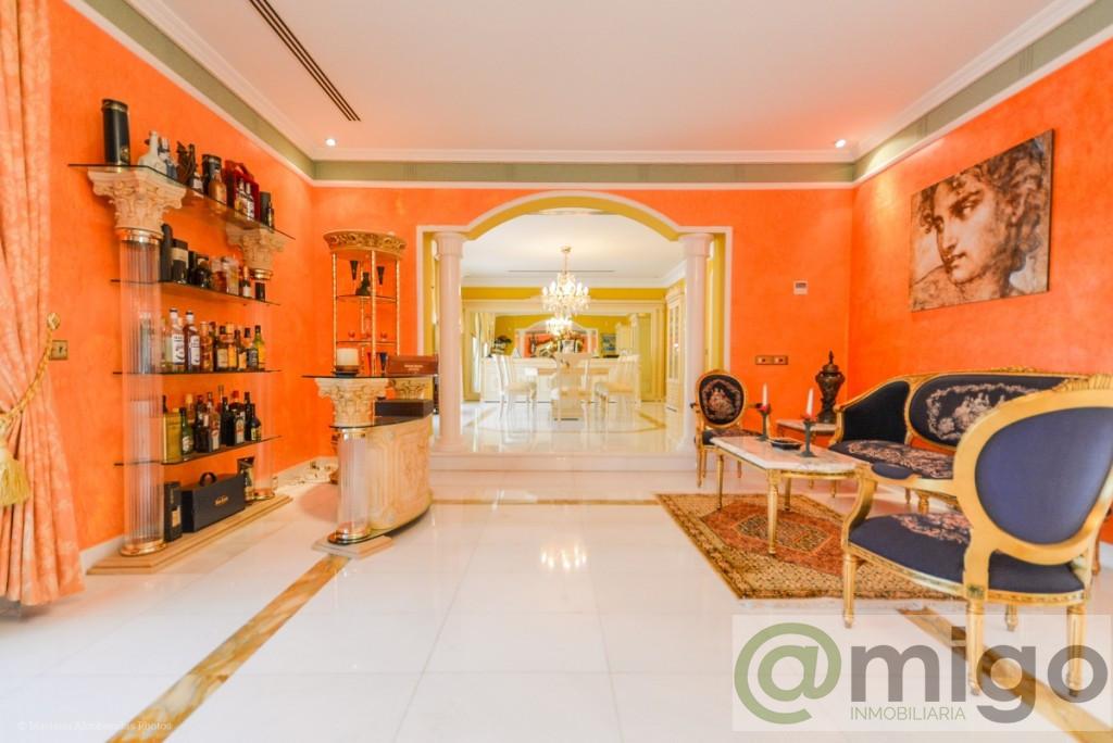 Venta de villa en Benalmadena