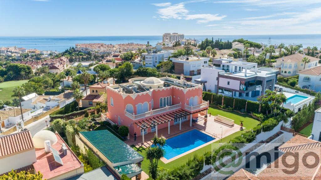 Venta de villa en Benalmadena